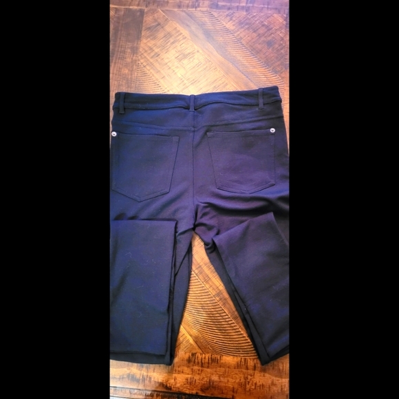 Dressy yoga pants - Picture 2 of 2